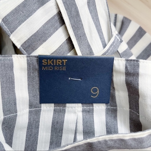 NWT Indigo Rein • Mid Rise Grey Stripes Belted‎ Mini Skirt with Pockets, Size 9 - Picture 9 of 11